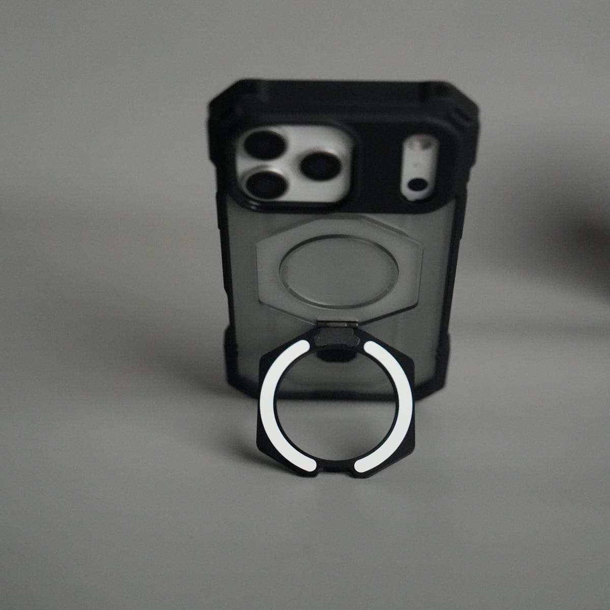iPhone 17 Pro – Rugged Armor MagSafe Case with Metal Kickstand