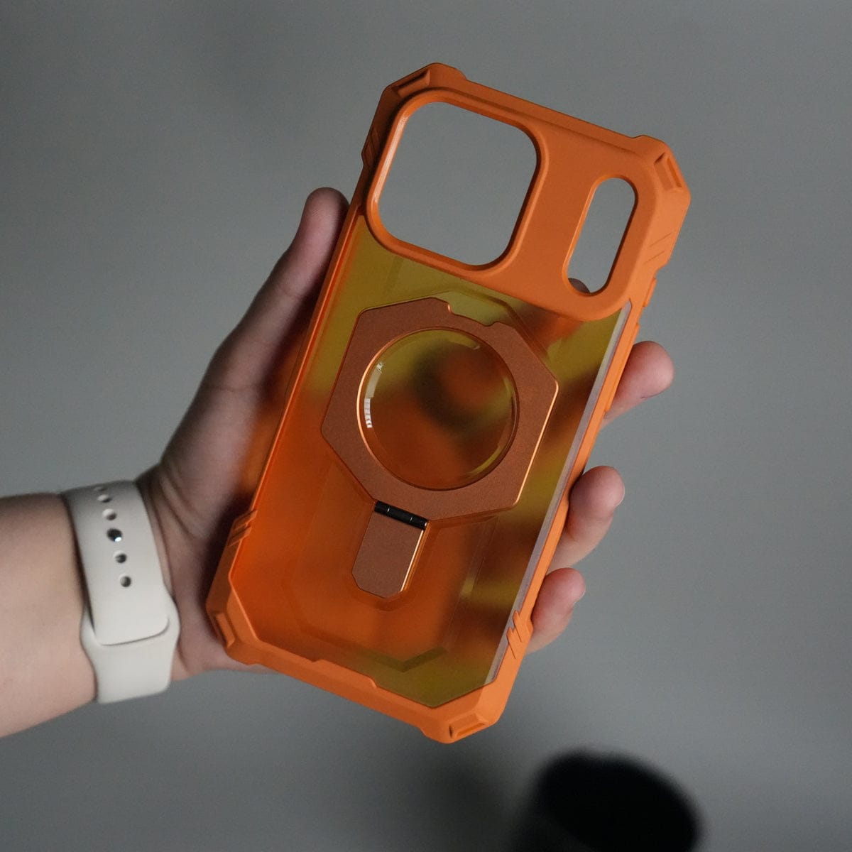 iPhone 17 Pro – Rugged Armor MagSafe Case with Metal Kickstand