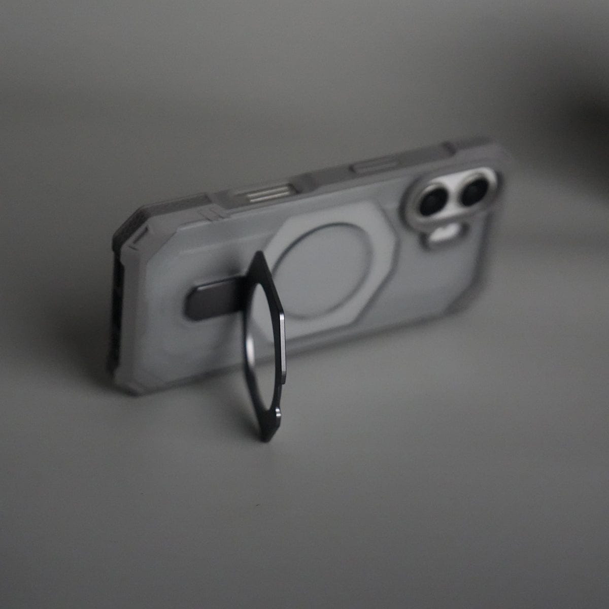 iPhone 17 – Rugged Armor MagSafe Case with Metal Kickstand