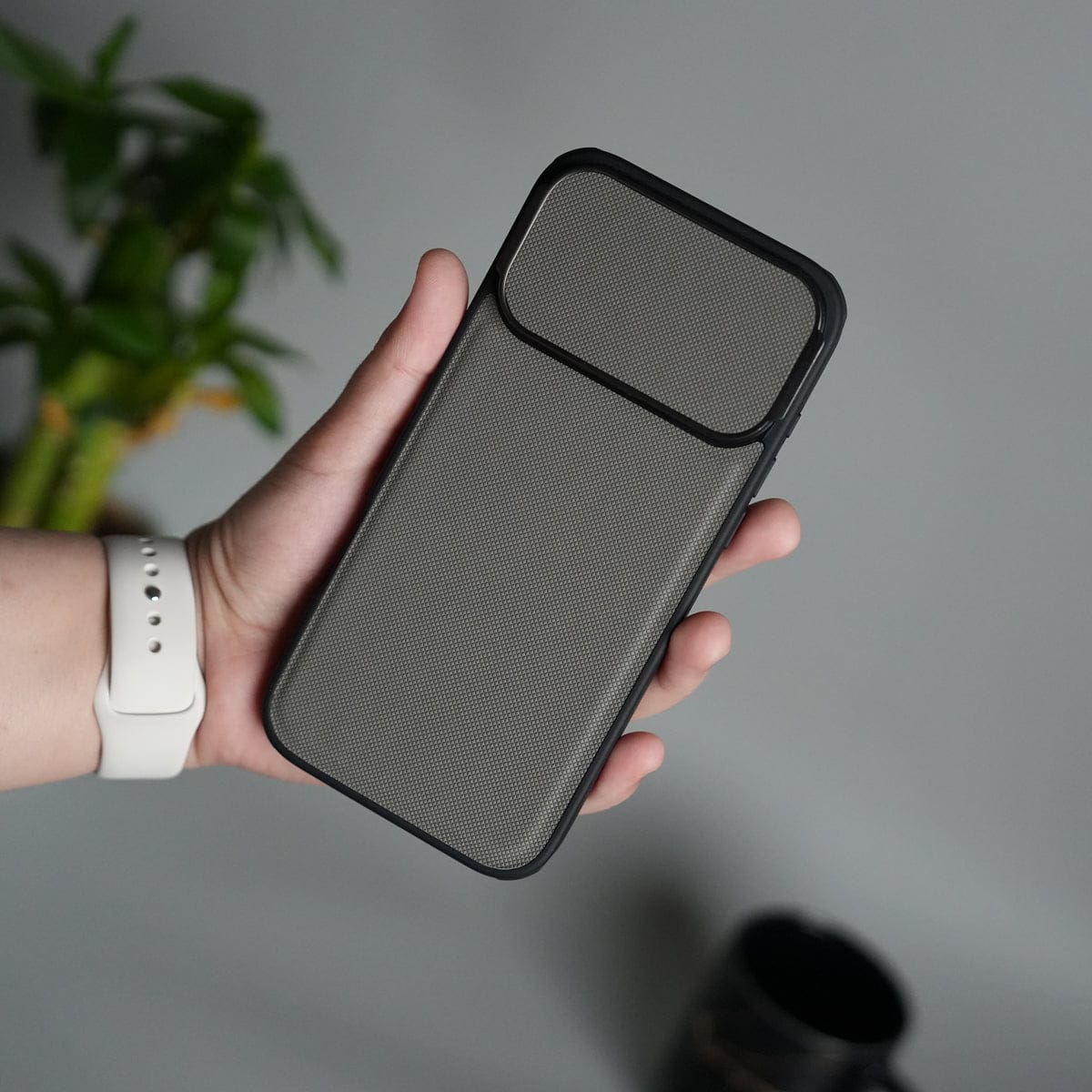 iPhone 17 Series Metal Camera Cap Stand Case Cover