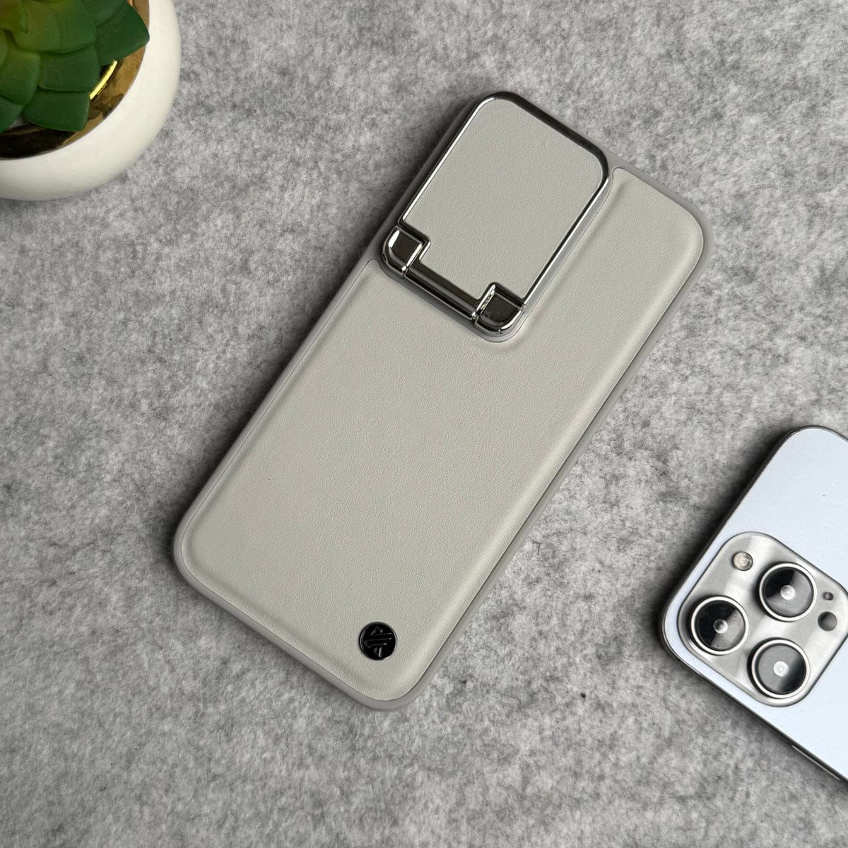 iPhone Metal Camera Cap Stand Case Cover ( WHITE )
