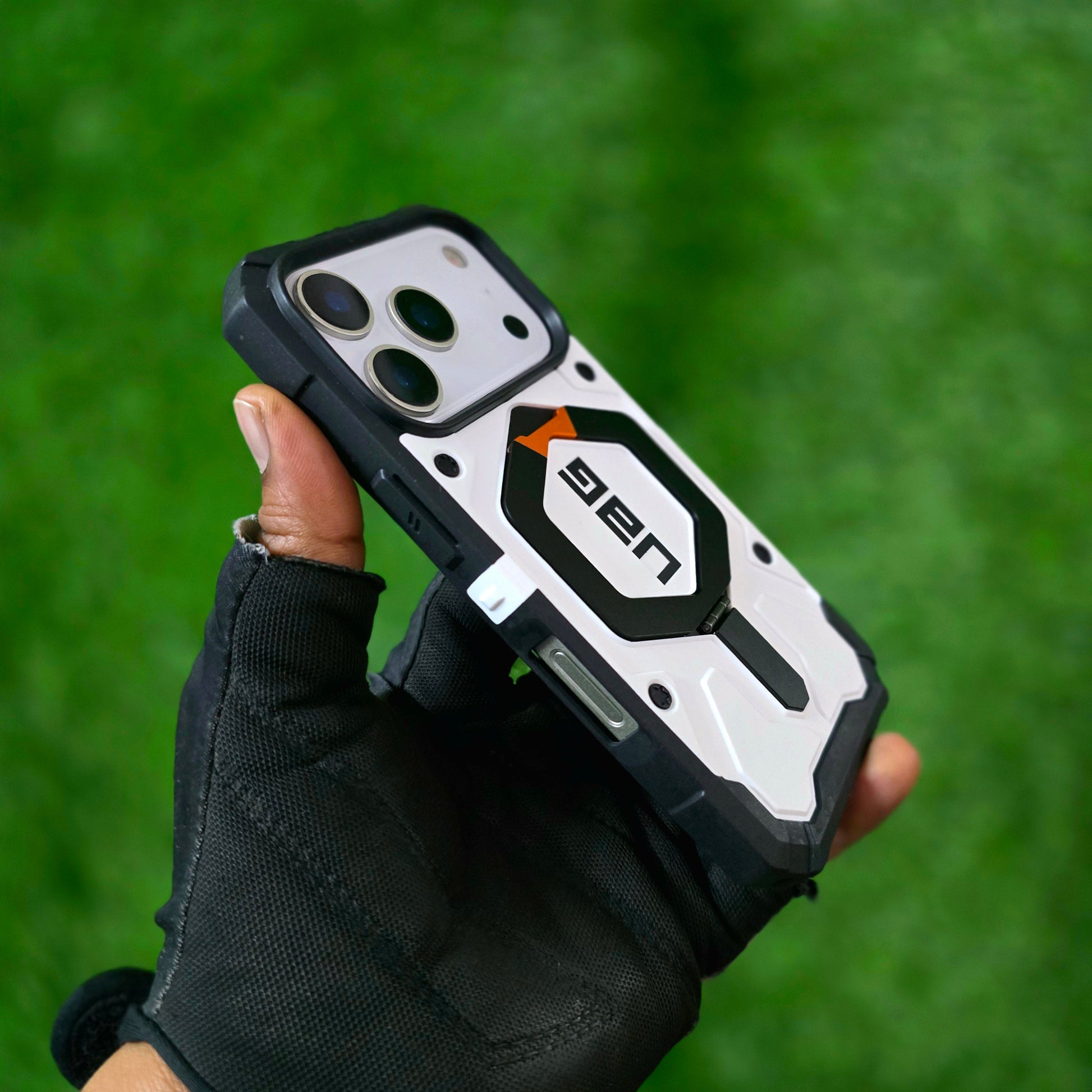 iPhone 17 Pro Max UAG Case, Military Grade Protective UAG Pathfinder Series with Magsafe & Kickstand - White