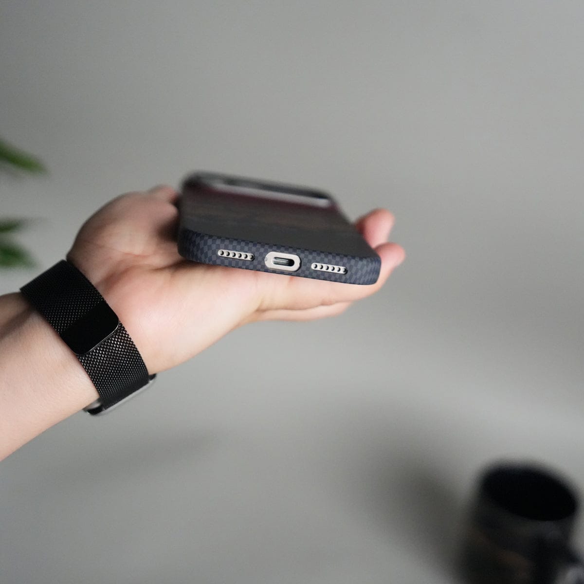 iPhone 17 Pro Carbon Fiber Texture Design Hard Pc MagSafe Case Cover RBO